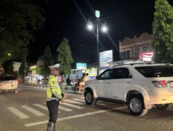 Polisi Sorong Amankan Lalu Lintas di Sekitar Masjid Agung saat Tarawih