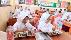 BGN Tetapkan Harga Program Makan Bergizi Gratis di Papua Pegunungan Rp35.000 per Porsi, Pastikan Gizi Seimbang untuk Anak-Anak!