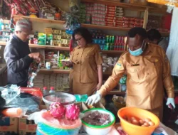 Pemerintah Lanny Jaya Gelar Sidak di Pasar Tiom, Temukan Sejumlah Barang Kadaluwarsa