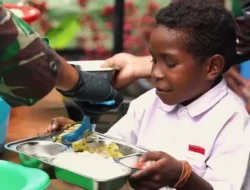 Anak-anak Papua Antusias Sambut Program Makan Bergizi Gratis