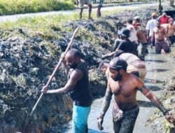 Anggota DPRK Jayawijaya Turun ke Parit Bersama Warga, Desak Perhatian Pemerintah