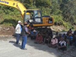 Jalan Trans Papua di Distrik Woniki Akhirnya Diperbaiki, Alat Berat Mulai Dikerahkan