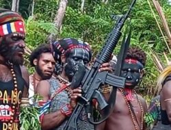 OPM Teror Warga Sinak: Bergabung atau Dibunuh