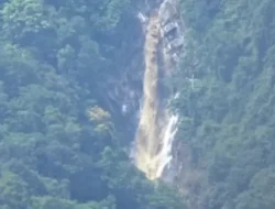 Air Terjun Ajaib Papua: Obat Penat dan Luka Hati di Tengah Hutan