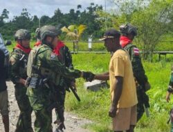 Satgas Yonif 733/Masariku Bantu Wujudkan Kesejahteraan Warga Papua