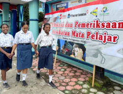 1.043 Siswa SMP di Nabire Dapat Pemeriksaan Mata Gratis