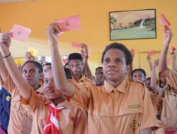 24.481 Pelajar SMA/SMK di Papua Tengah Terima Manfaat Sekolah Gratis